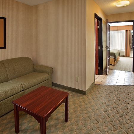 Spark By Hilton Lansing Dış mekan fotoğraf